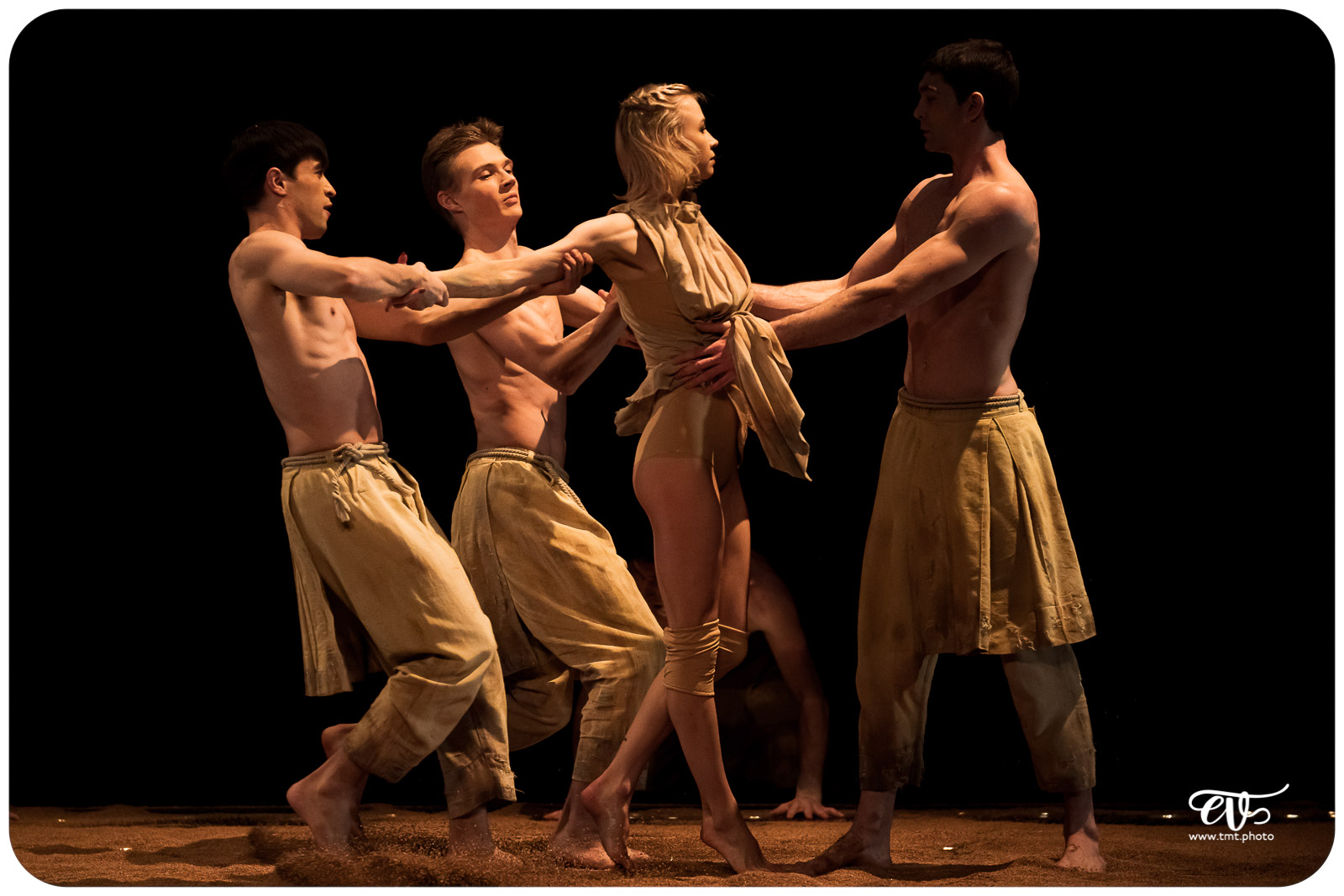 MY LAND (RECIRQUEL COMPANY)